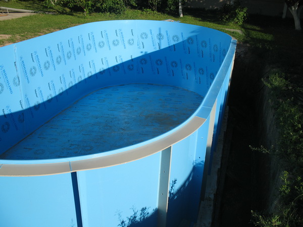 Полипропиленовый бассейн овальной формы
